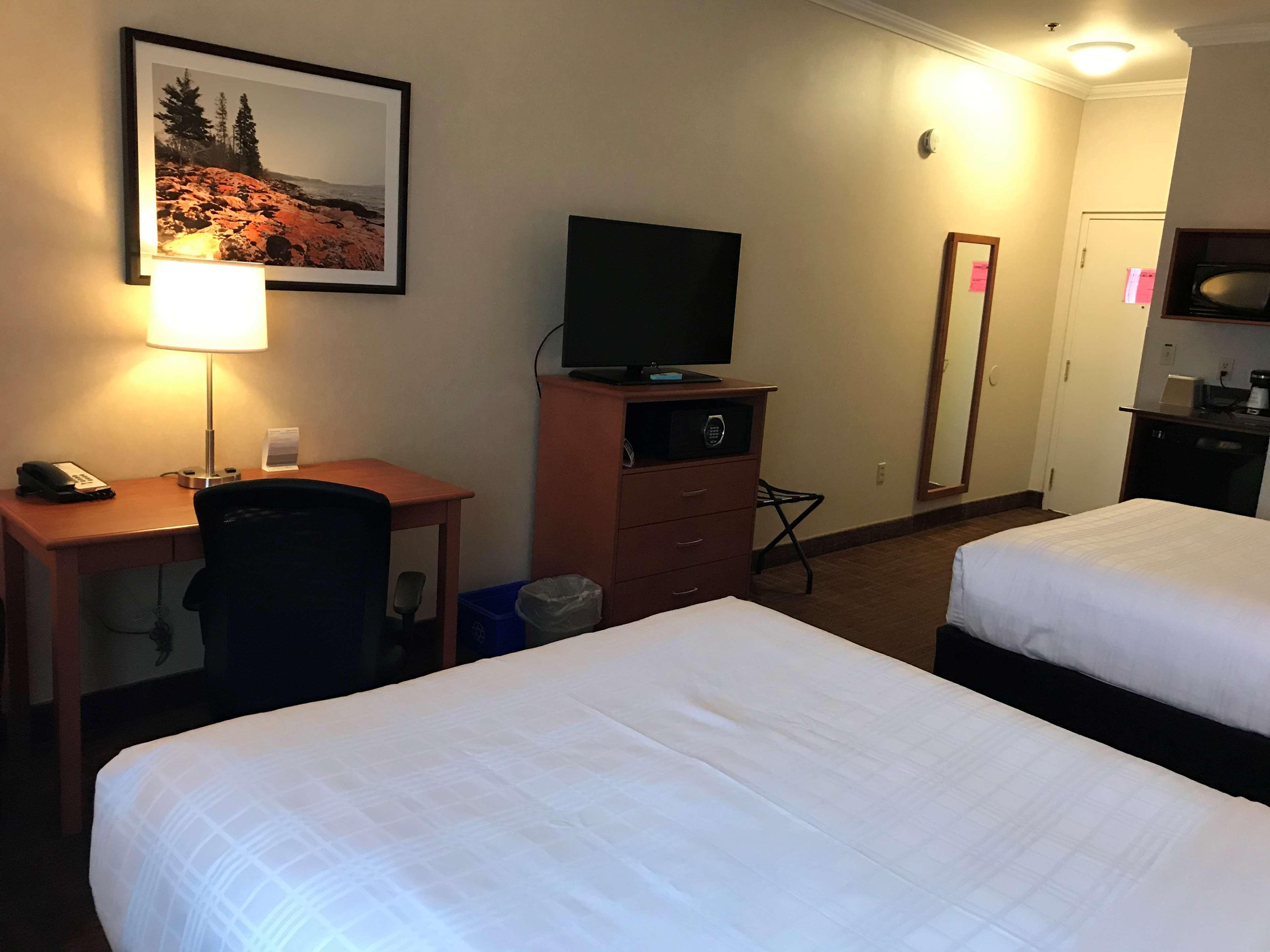 เบสต์ เวสเทิร์น ธันเดอร์ เบย์ ครอสโรด Hotel ธันเดอร์เบย์ ภายนอก รูปภาพ